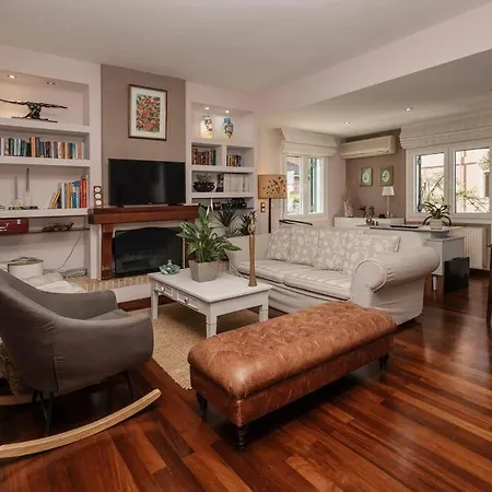 Comfy Maisonette With Sea View And Garden!