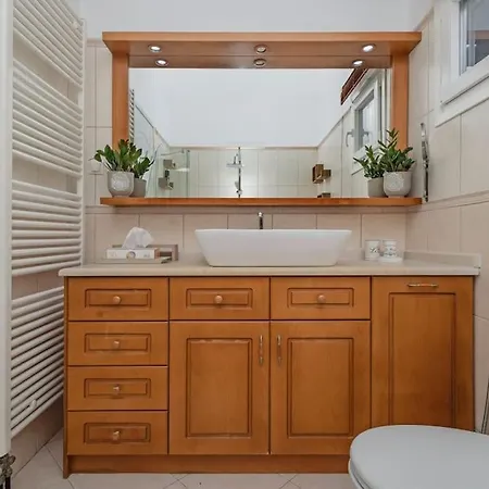Apartment Comfy Maisonette With Sea View And Garden! *